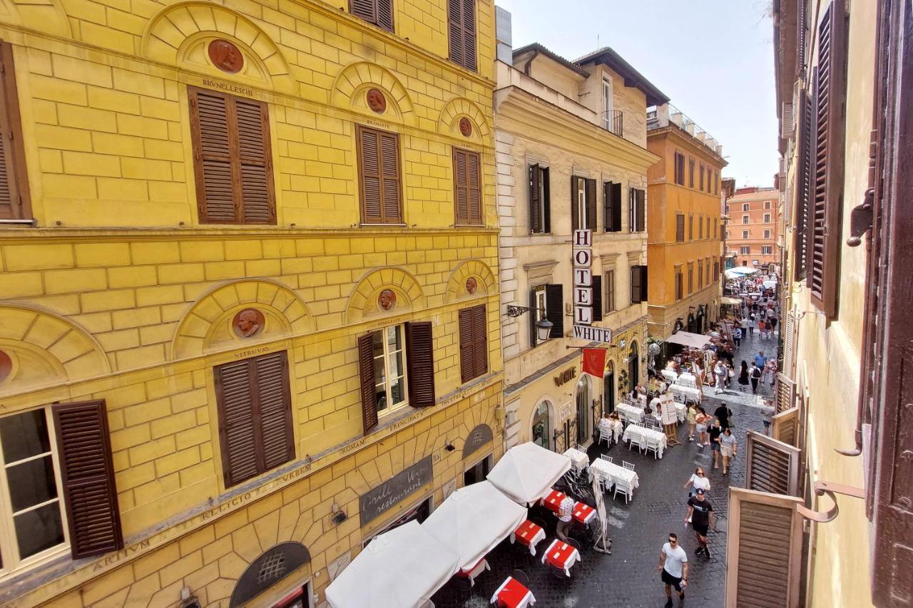 Ych-Butterfly Flat Close Trevi Fountain โรม ภายนอก รูปภาพ