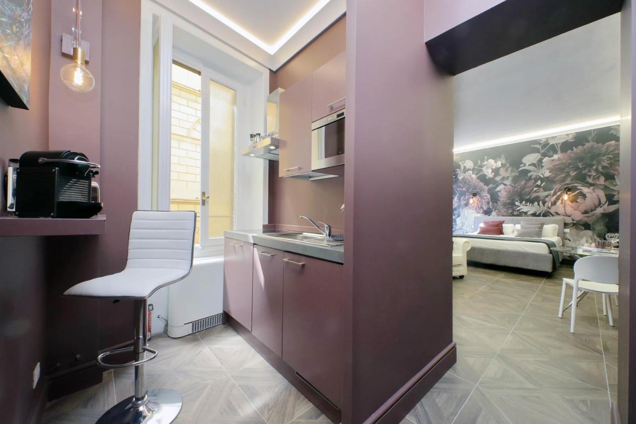 Ych-Butterfly Flat Close Trevi Fountain โรม ภายนอก รูปภาพ