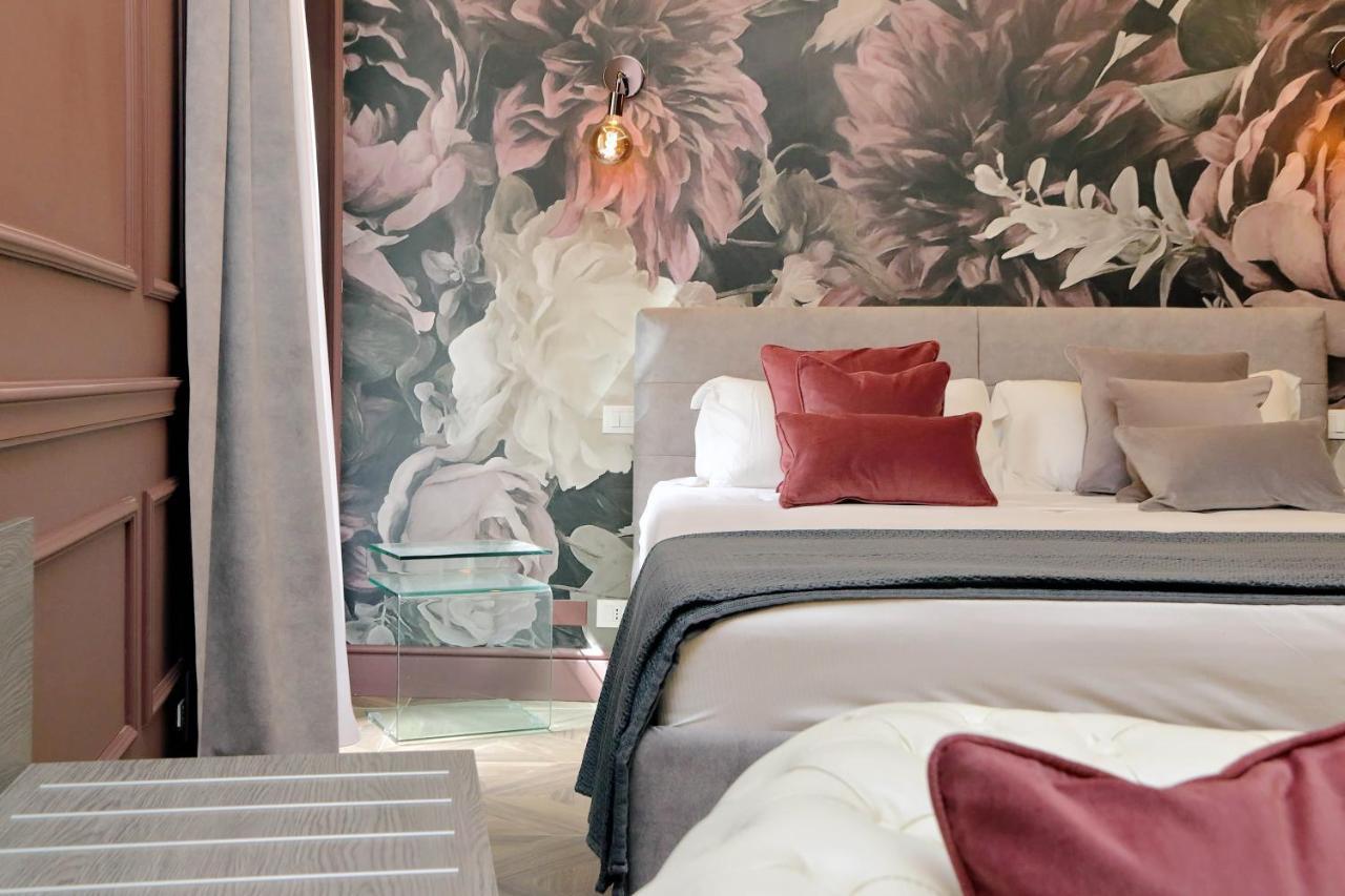 Ych-Butterfly Flat Close Trevi Fountain โรม ภายนอก รูปภาพ